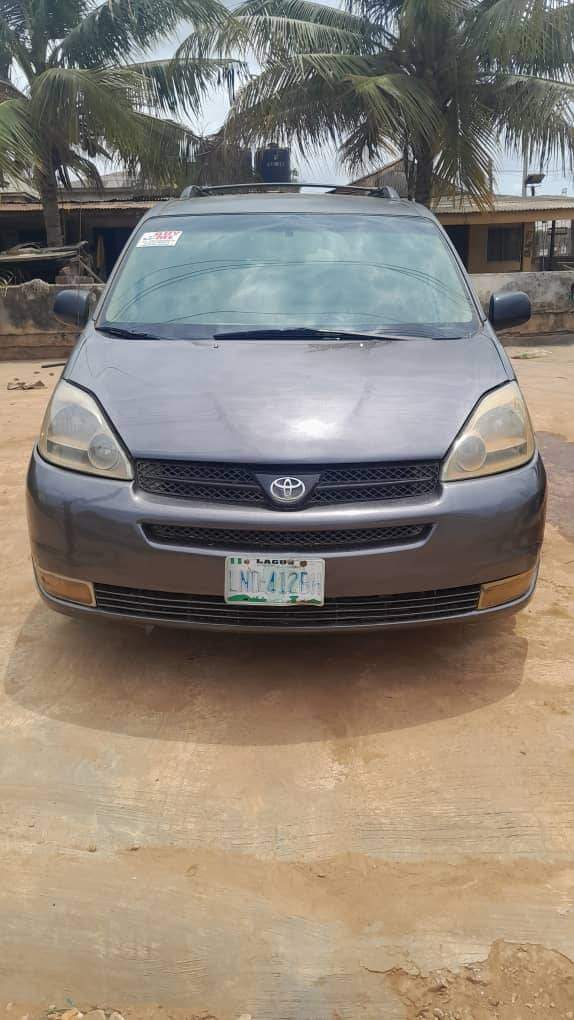 A picture of TODAY DEAL TOYOTA SIENNA 2005 Engine Gear Ac Nothing to