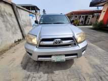 A picture of 2006 TOYOTA 4RUNNER