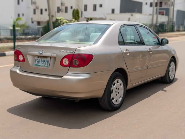 A picture of Toyota corolla LE