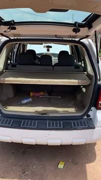 A picture of 2008 Ford escape 4 plug
