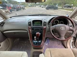 A picture of Toyota Harrier