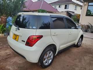A picture of TOYOTA IST CWF 1290CC 2005 MODEL 100K KM FULL DOCUMENT