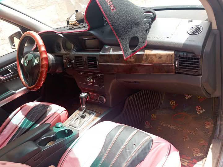 A picture of Mercedes Benz GLK350