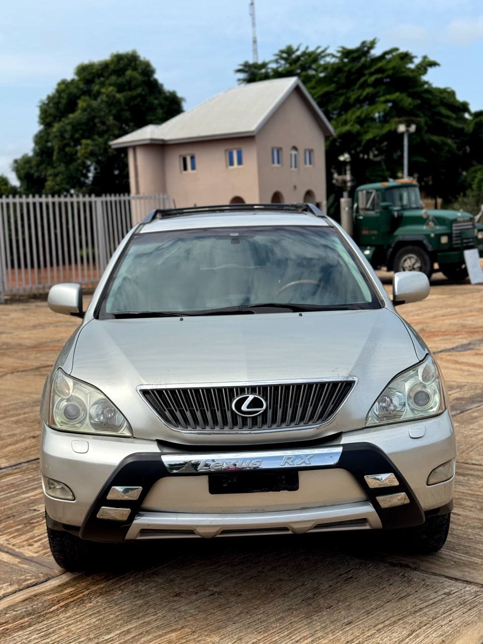 A picture of Few Months Registered 2007 Model Lexus Rx350 330 Body Pure