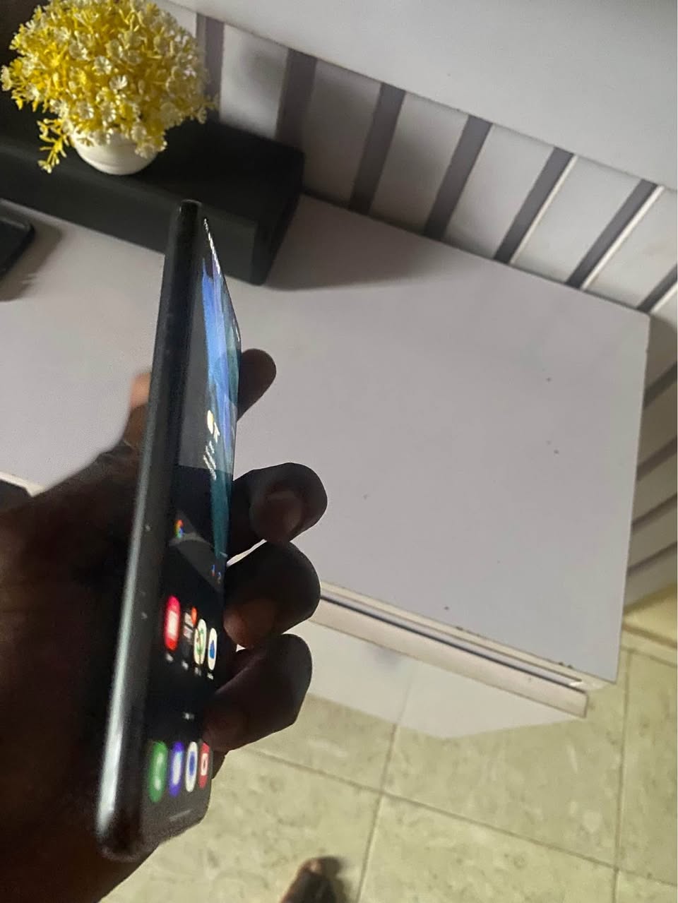 A picture of Samsung S21