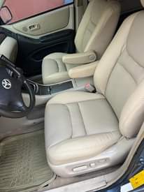 A picture of Toks standard Toyota Highlander