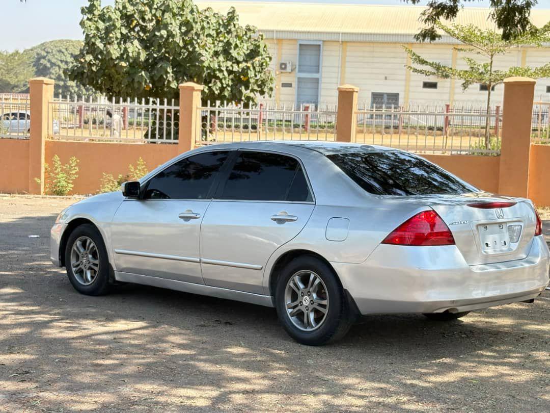 A picture of 2010 Honda dc