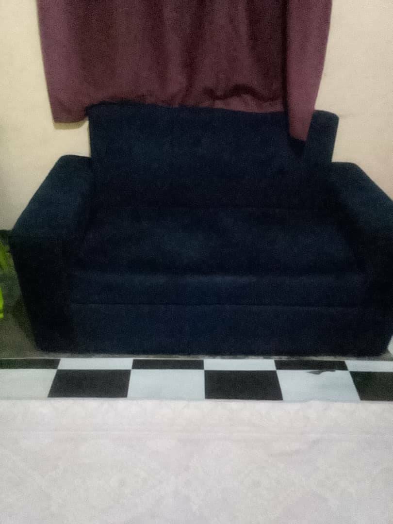 A picture of Sofa la watu wawili