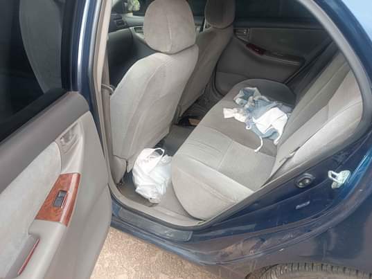 A picture of Toyota Corolla LE 07