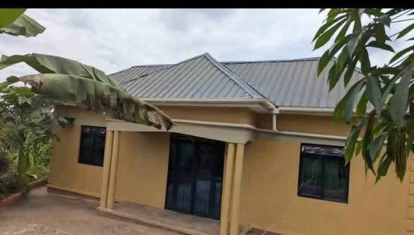 A picture of House on quick sale located at matugga kavule town just