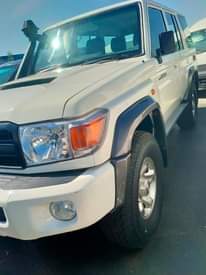 A picture of Right hand car for export Toyota LC double cab pickup