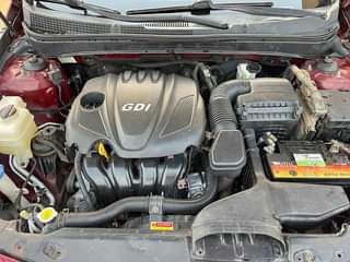 A picture of HYUNDAI SONATA 2011