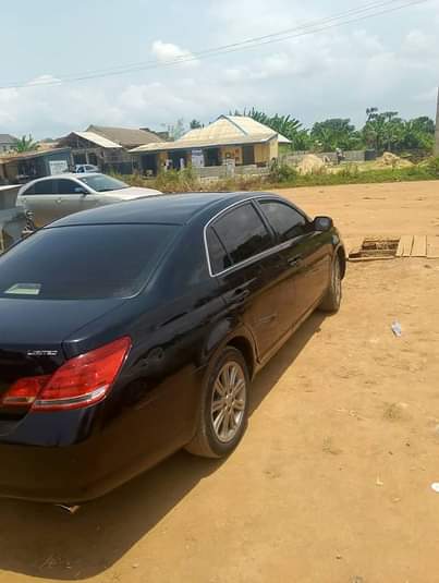 A picture of Toyota Avalon 05 Not registered Tokunbo direct 2022 Entry On