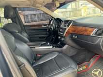A picture of Mercedes ml550 v8