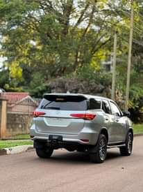 A picture of FORTUNER 2017 165M