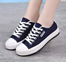 A picture of Ladies sneakers