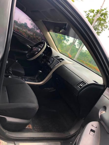 A picture of TOYOTA COROLLA 2010