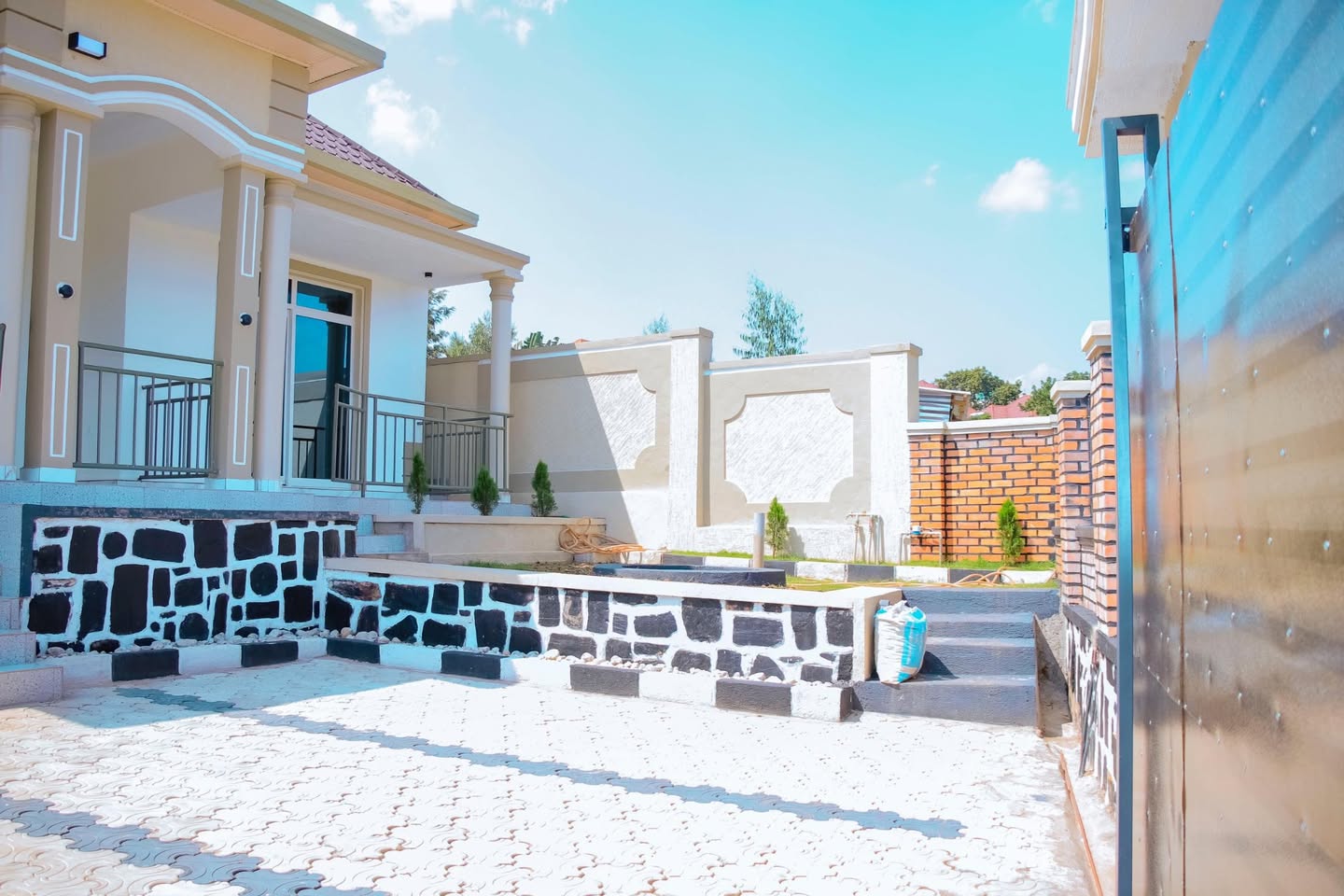 A picture of EB 82 kagarama Very nice new house for sale .