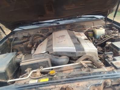 A picture of Toyota landcruiser 05 Catalyst still intact. First body never been