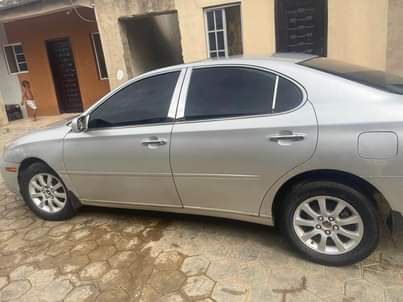 A picture of lexus ES330