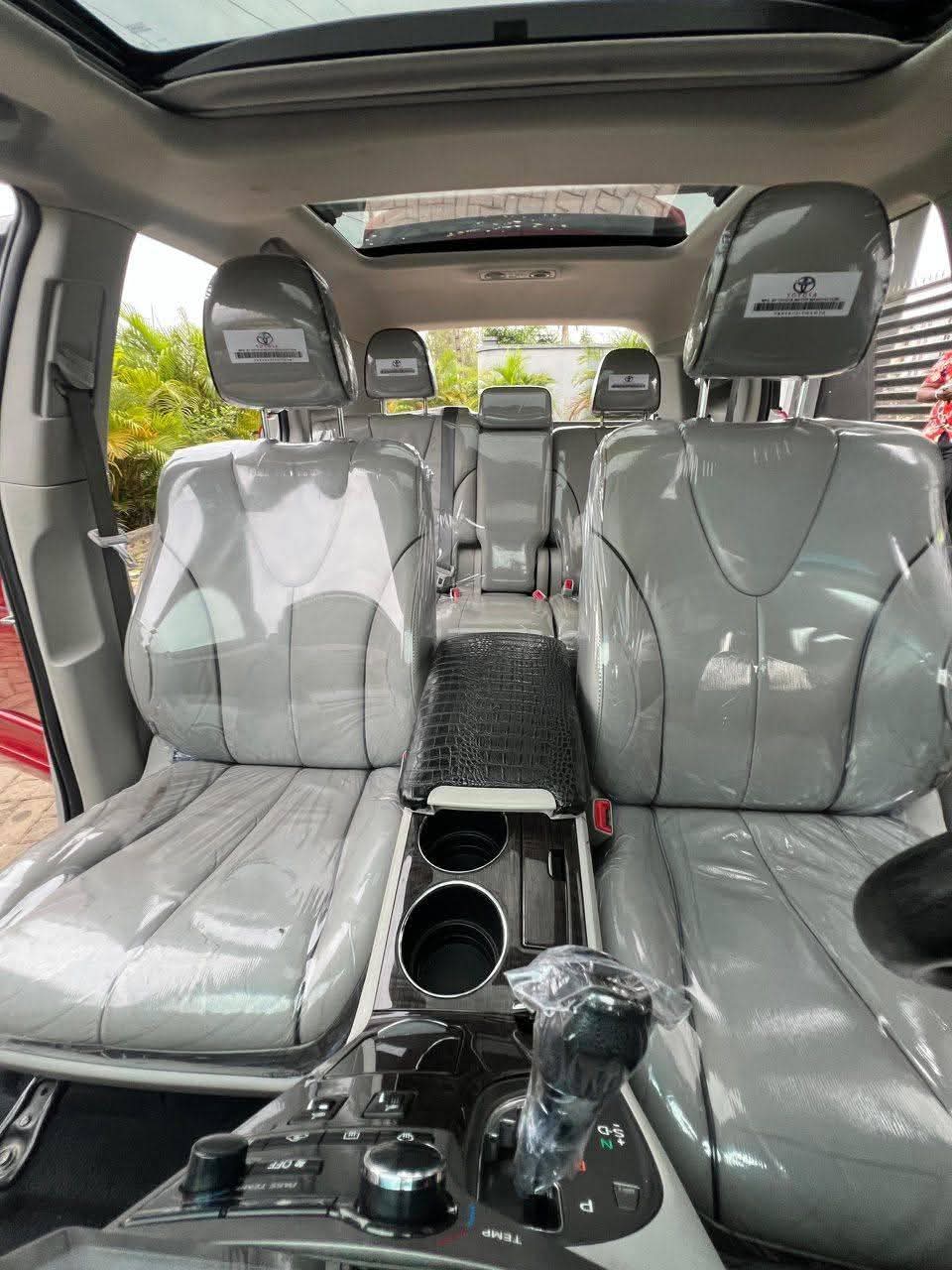 A picture of 2013 Toyota venza