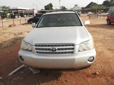 A picture of Clean used Toyota Highlander 2004 model with duty Location is