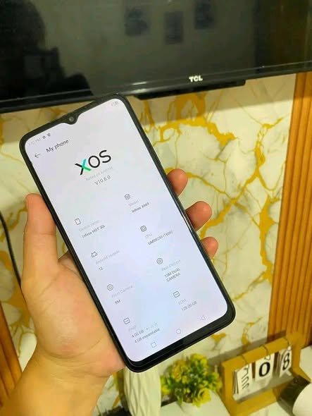 A picture of Infinix hot 30 gb 128
