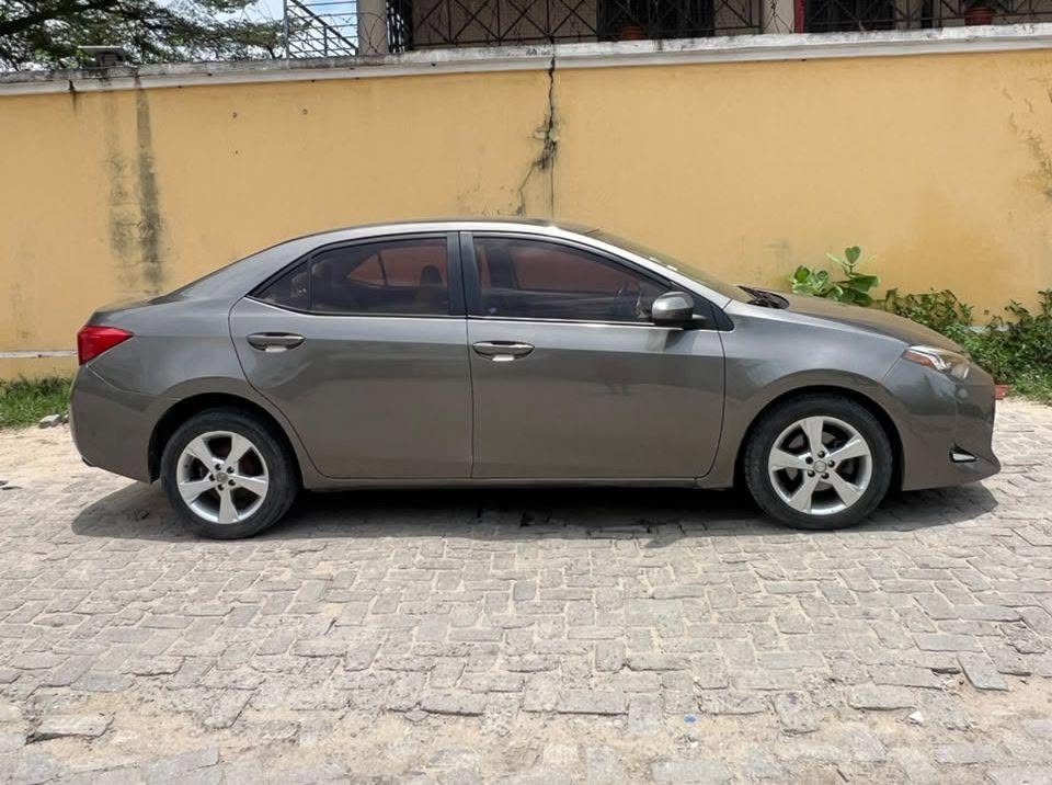 A picture of 2017 Toyota corolla