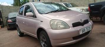 A picture of TOYOTA VITZ 1999 13M