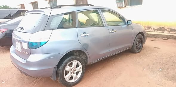 A picture of 2005 NIGERIAN USED TOYOTA MATRIX