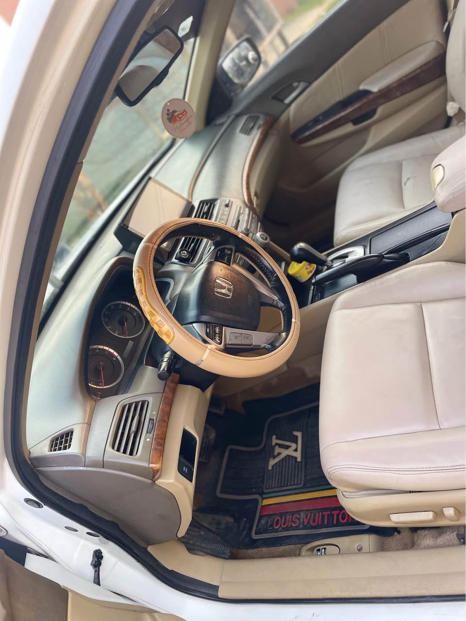 A picture of Honda accord 2010 foreign used