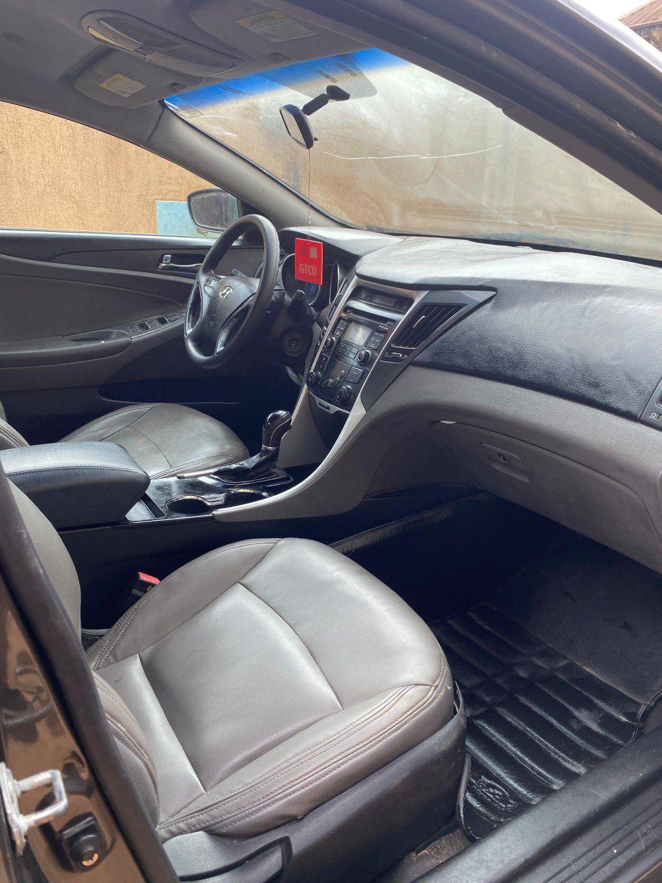 A picture of 2012 HYUNDAI SONATA