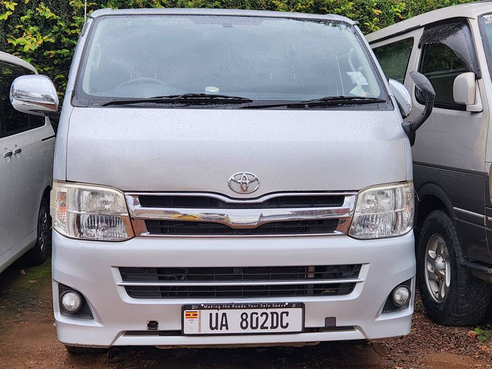A picture of HIACE VAN DRONE 2011 MODEL SILVEE