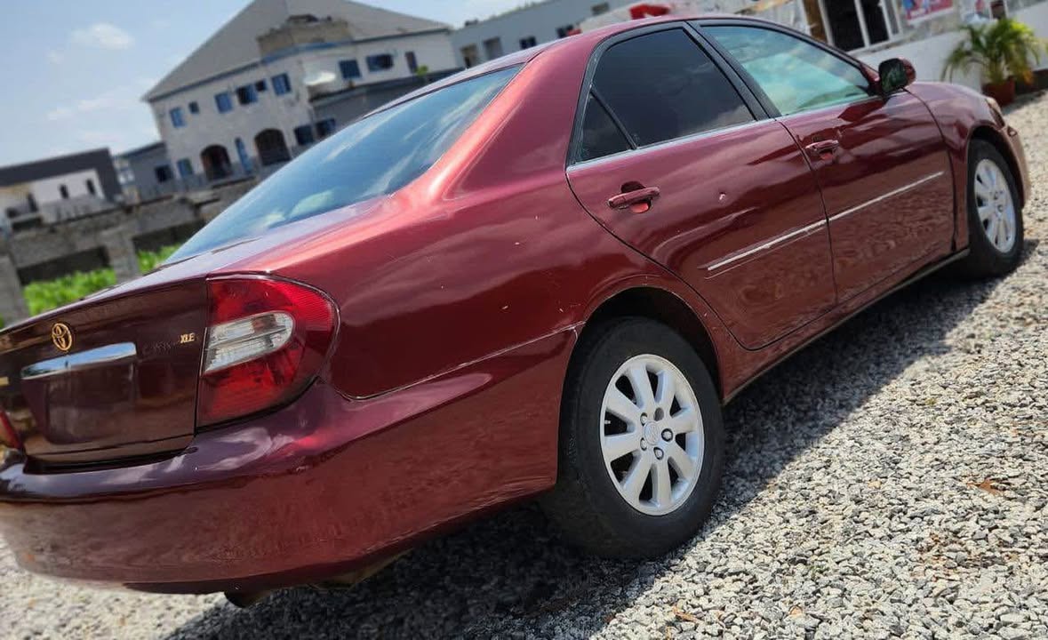 A picture of 2005 TOYOTA CAMRY XLE