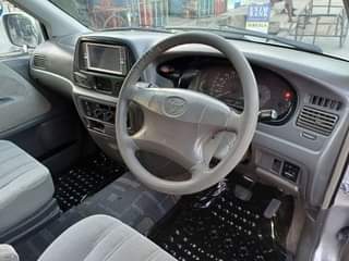 A picture of Toyota noah sr40