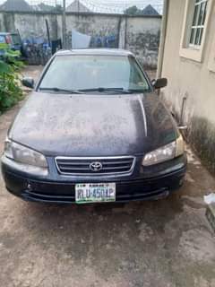 A picture of 2002 Toyota Camry Tiny big