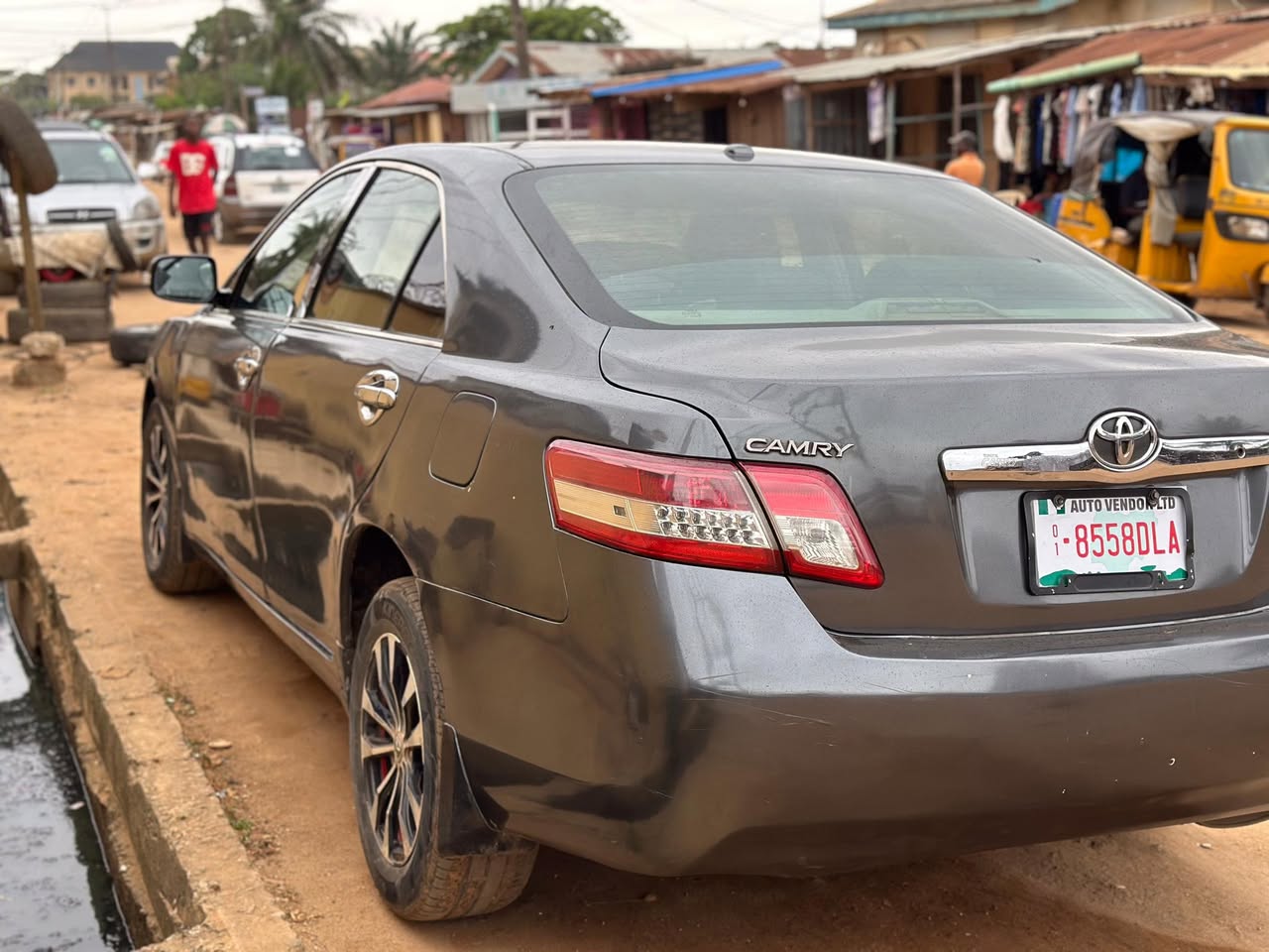 A picture of Toyota Camry venza engine 4plug 010