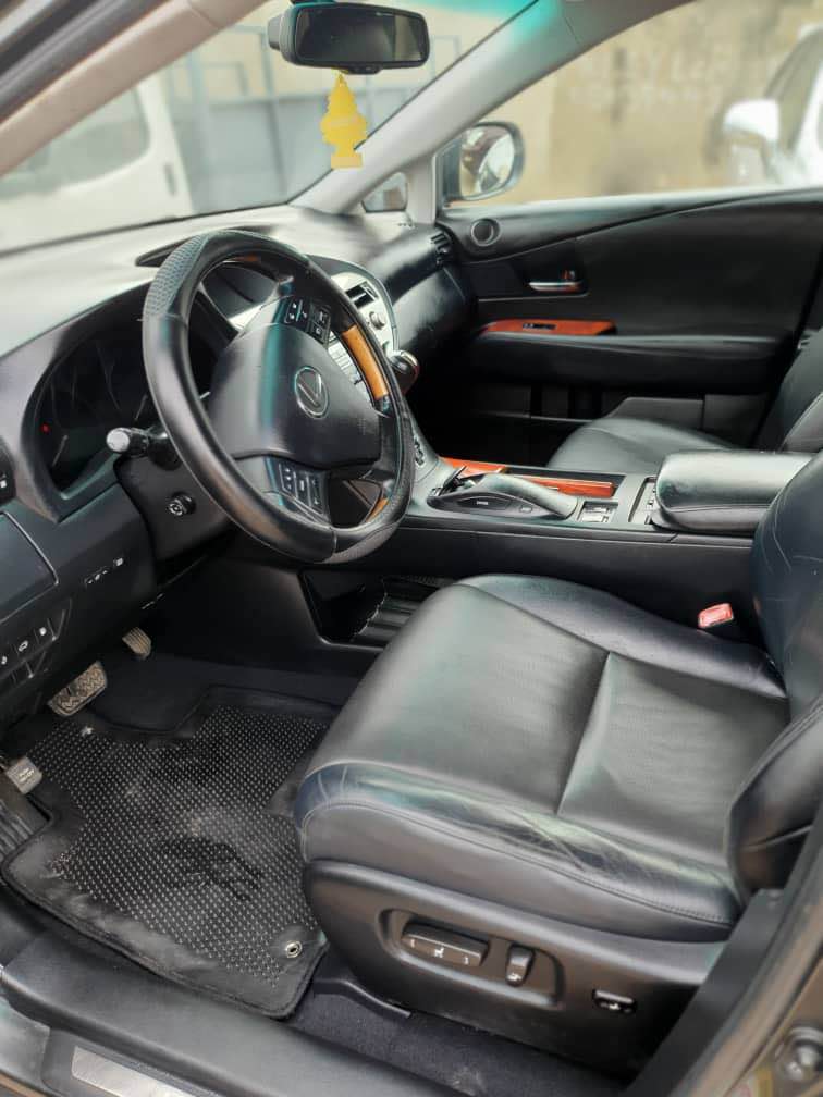 A picture of Toks 2010 Lexus RX 350 upgraded to 2015 August entry