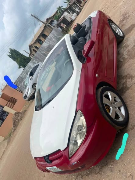 A picture of Peugeot 307 automatic convertible