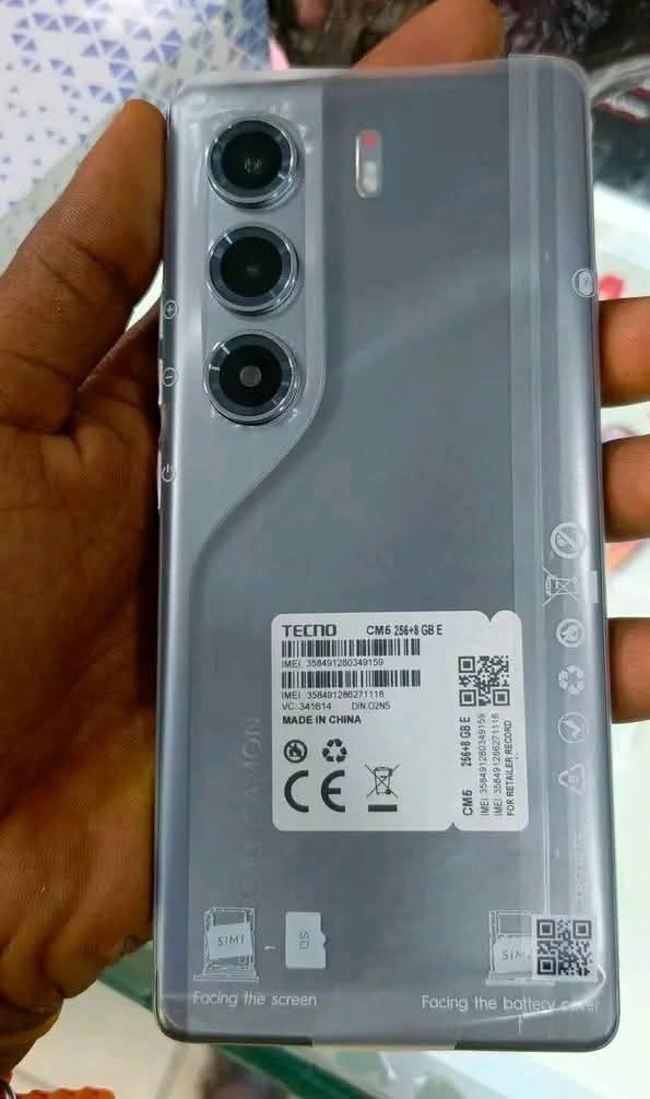 A picture of Smart new phone tecno camon 40