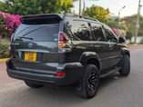 A picture of Land cruiser prado 2TR