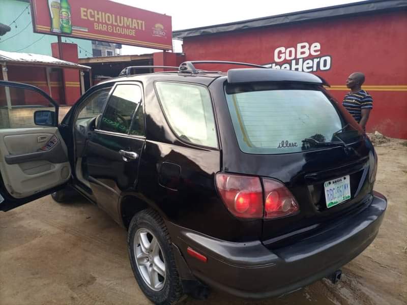 A picture of Dealer s Oya make una gather here oh Distress sales