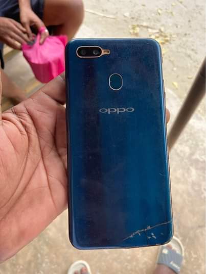 A picture of Oppo F9 ina Password Ya Kuflash