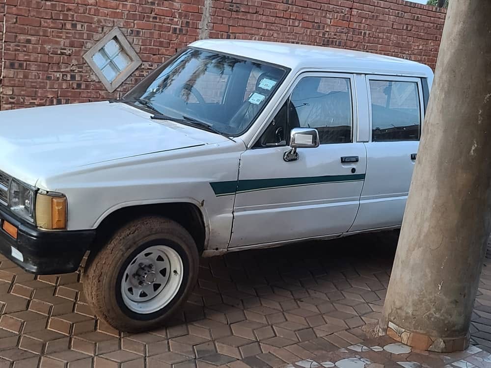 used toyota hilux