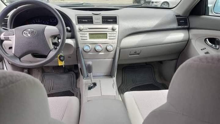 A picture of Toyota Camry 2010 09061825415