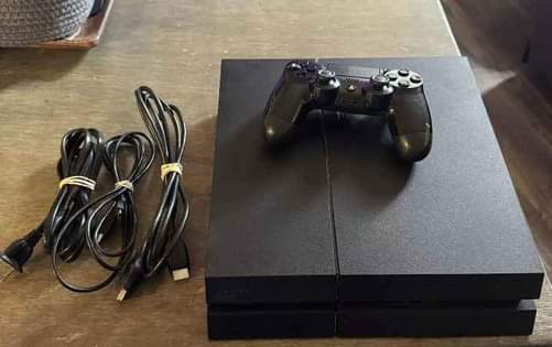 A picture of PS4 FULL SET slightly used