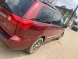 A picture of Toyota sienna 2006