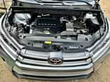 A picture of Registered Highlander Year 2015 Upgraded to 2018 ustom uty ntact