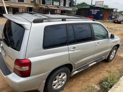 A picture of Toyota Highlander 06 tok standard buy and drive 08030481307
