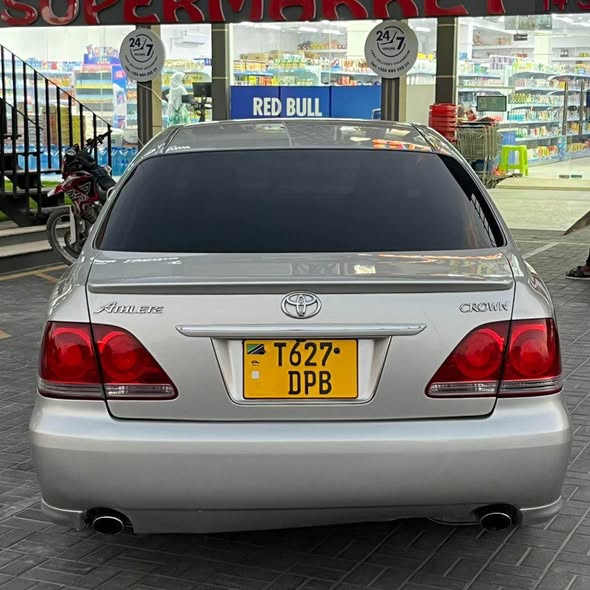A picture of Toyota crown 4GR on sale price 12 5M0753322015